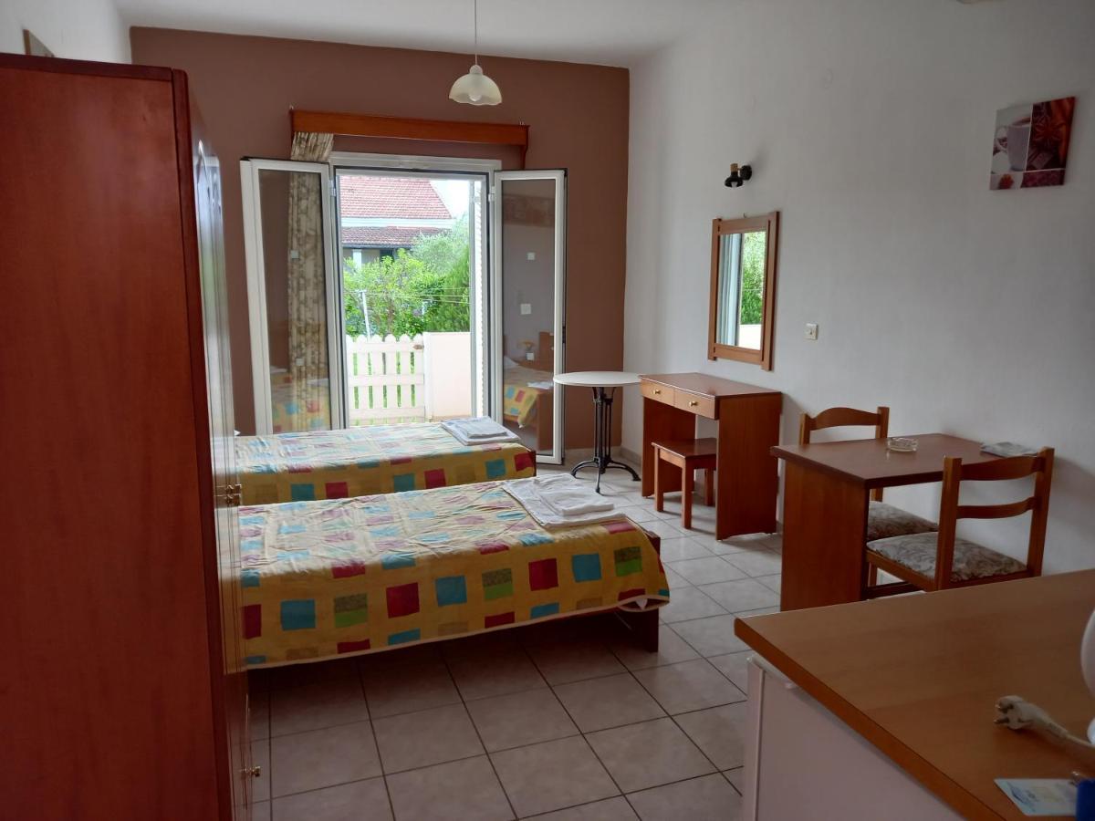 Kostas Apartments Сідарі Екстер'єр фото