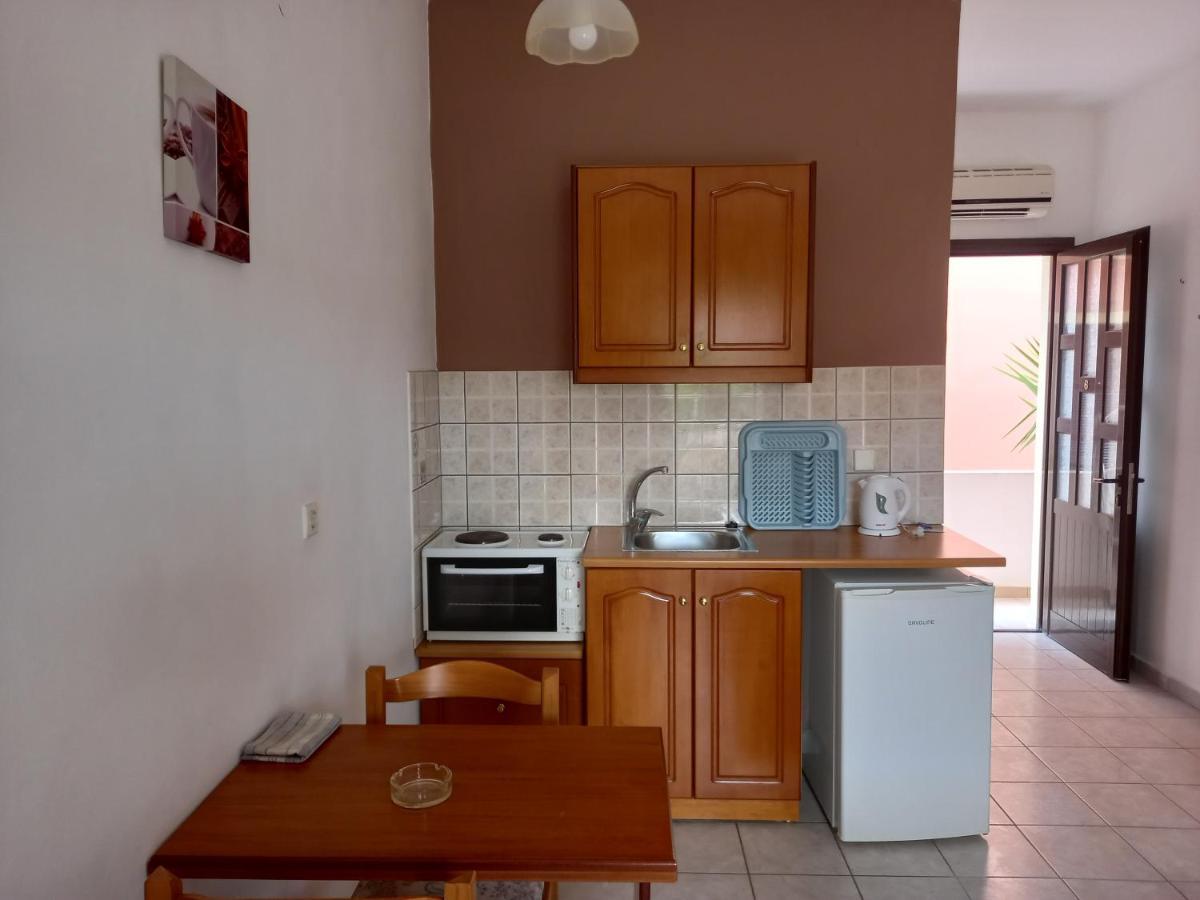 Kostas Apartments Сідарі Екстер'єр фото